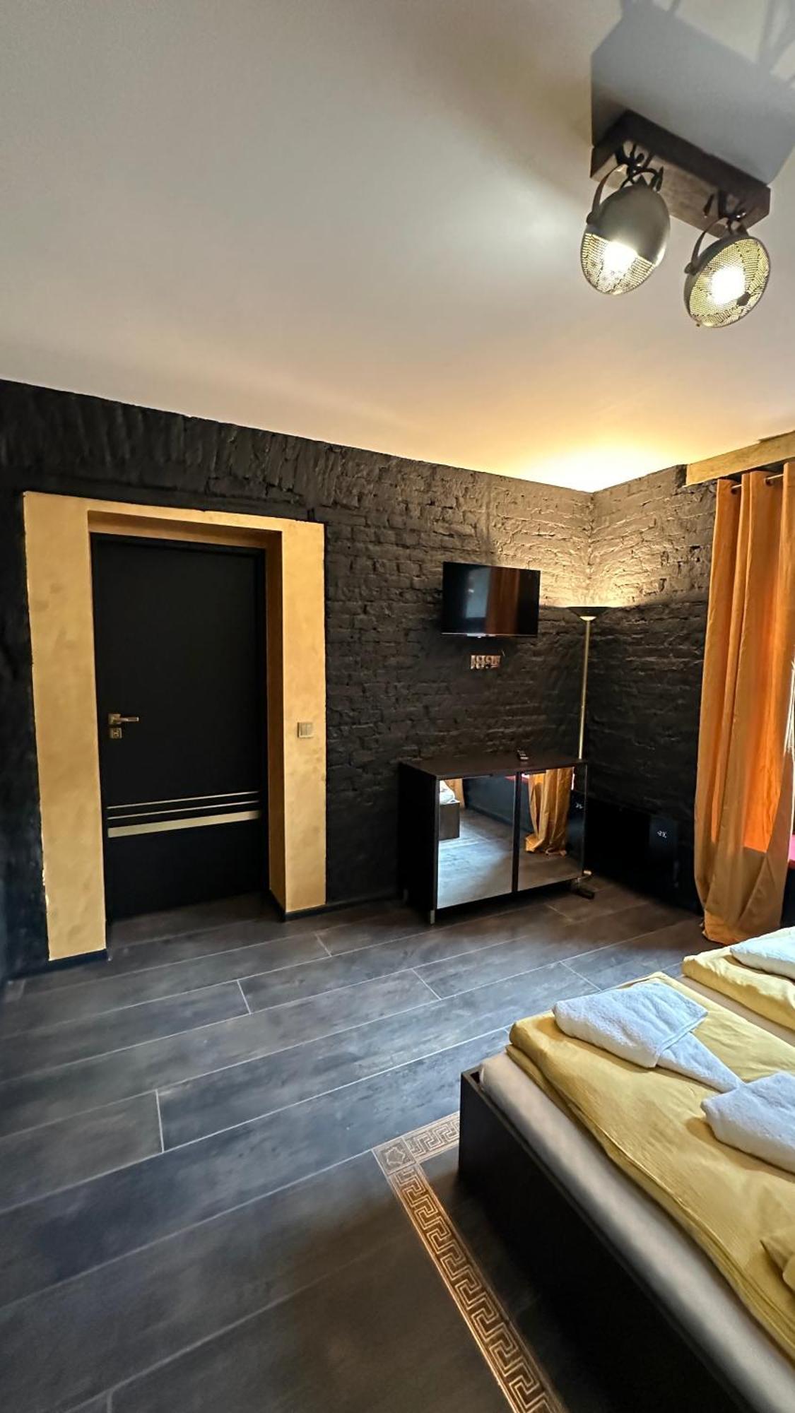 Darkhouse Versace Karmin Łódź Dış mekan fotoğraf